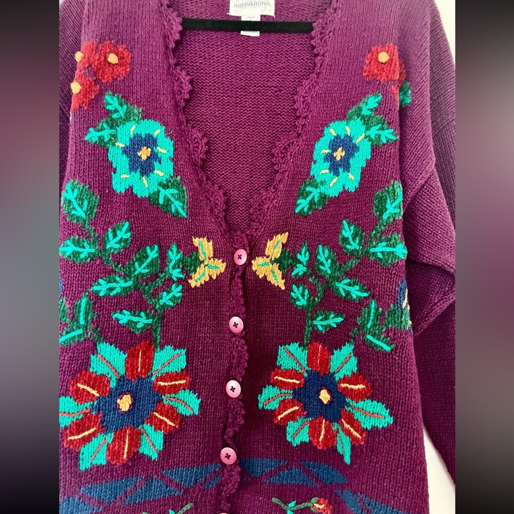 International Knitted by hand embroidery eggplant cardigan size L - Picture 10 of 11